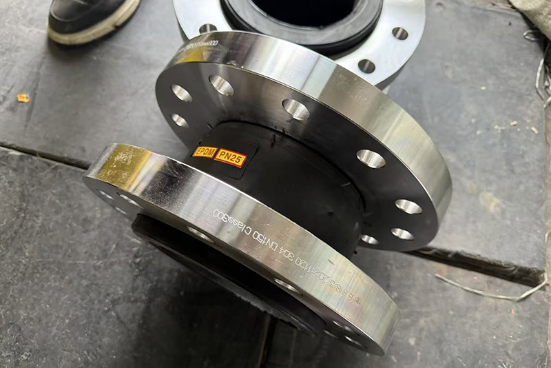 Stainless Steel Rubber Expansion Joint