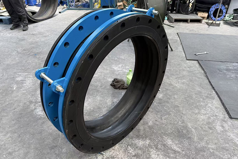 Large-Flanged Rubber Expansion Joints