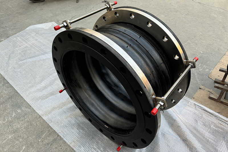 Large-Flanged Rubber Expansion Joints