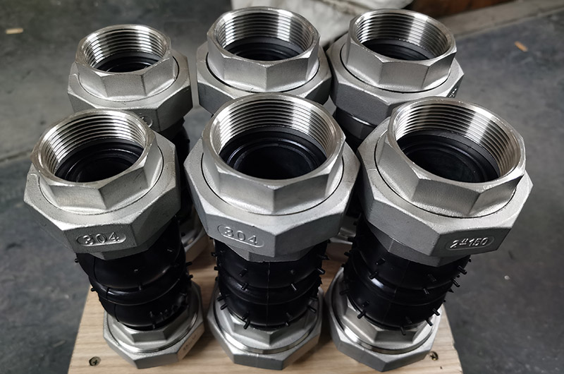 Threaded-rubber-expansion-joint-10