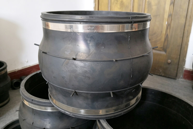 Clamp-type Rubber Expansion Joint