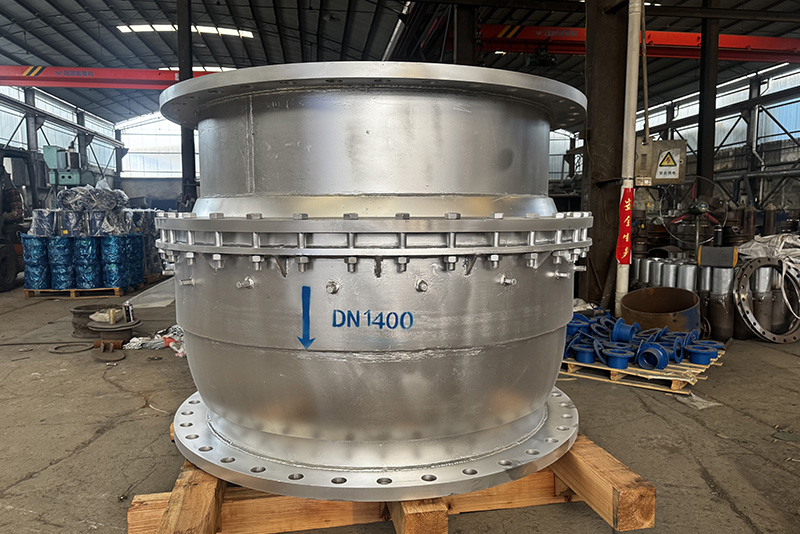 Anti-settlement Spherical Compensator
