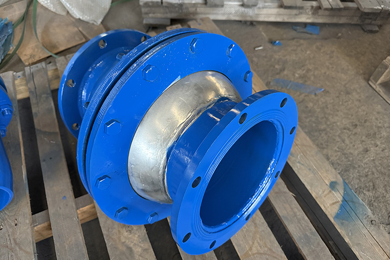 Anti-settlement Spherical Compensator